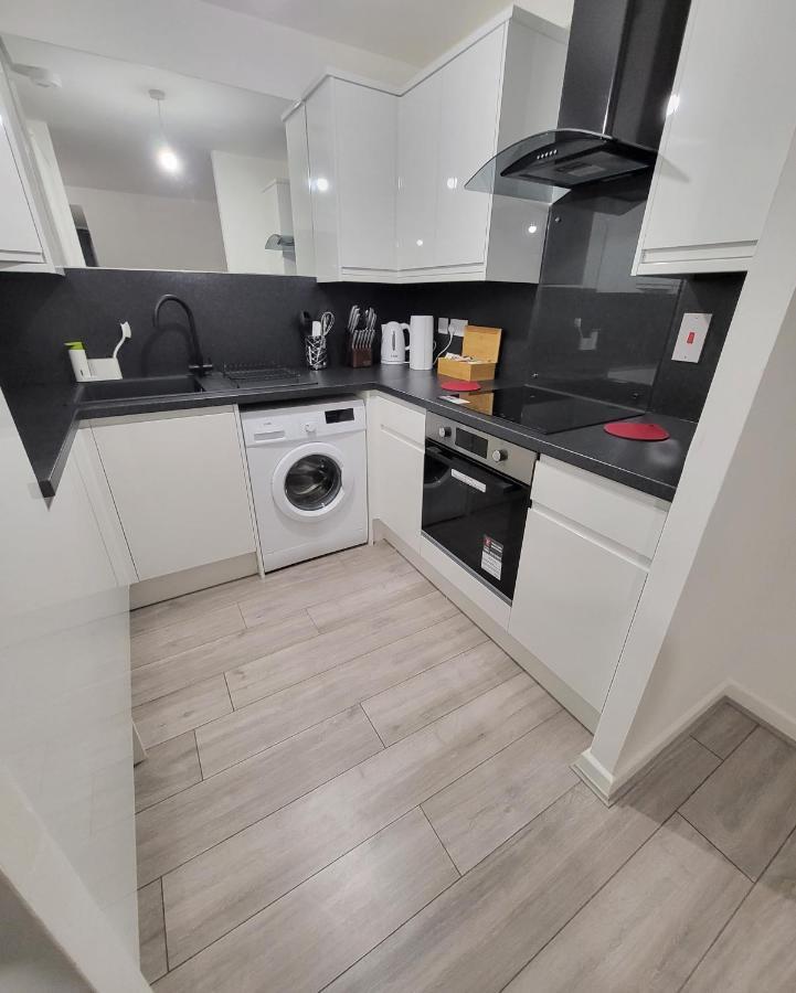 Garland Modern 2 Bedroom Apartment With Parking London Plumstead  Zewnętrze zdjęcie