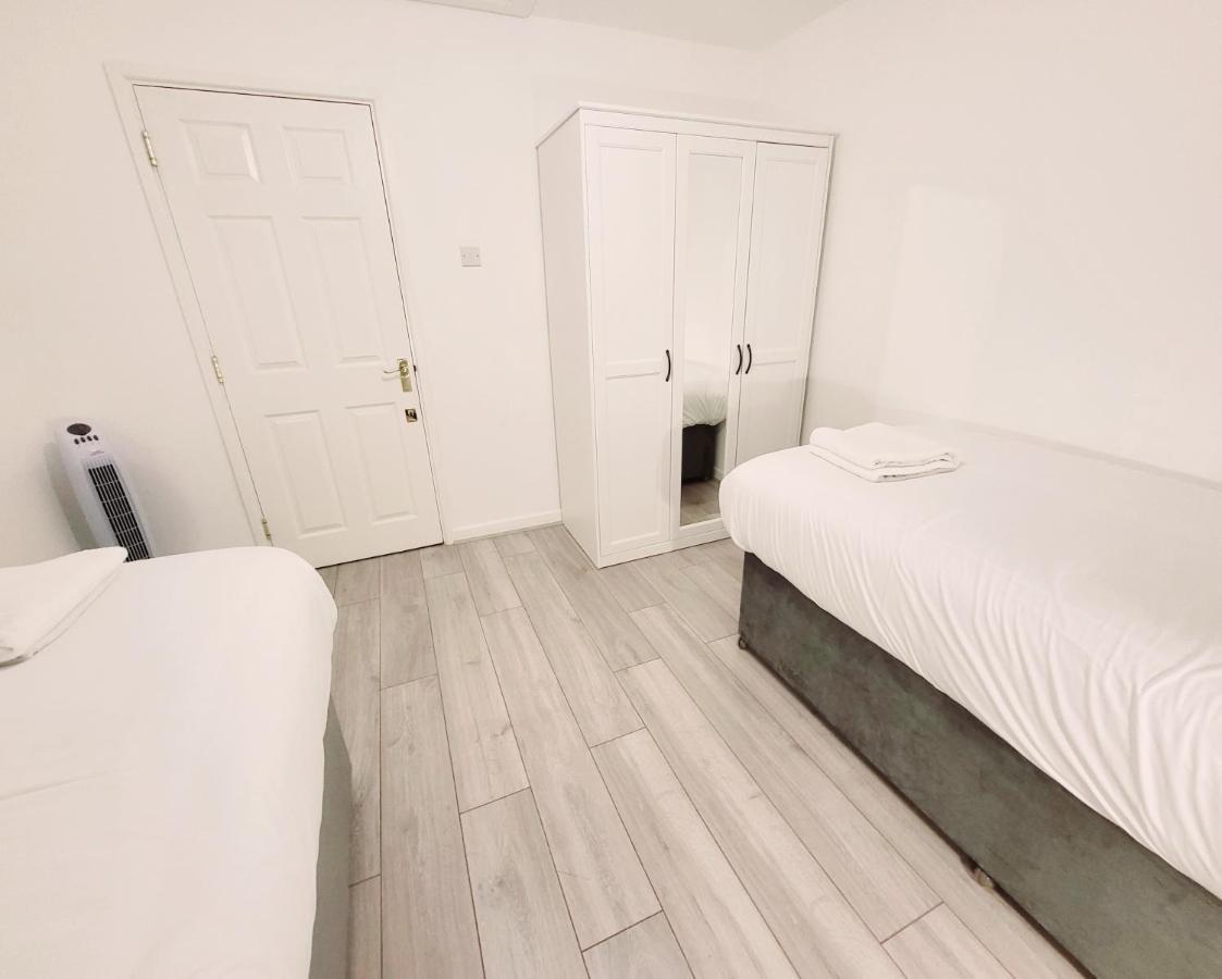 Garland Modern 2 Bedroom Apartment With Parking London Plumstead  Zewnętrze zdjęcie